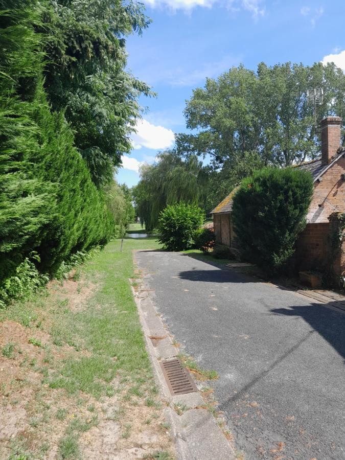 Chez Santia Villa Brinon-sur-Sauldre Exterior foto